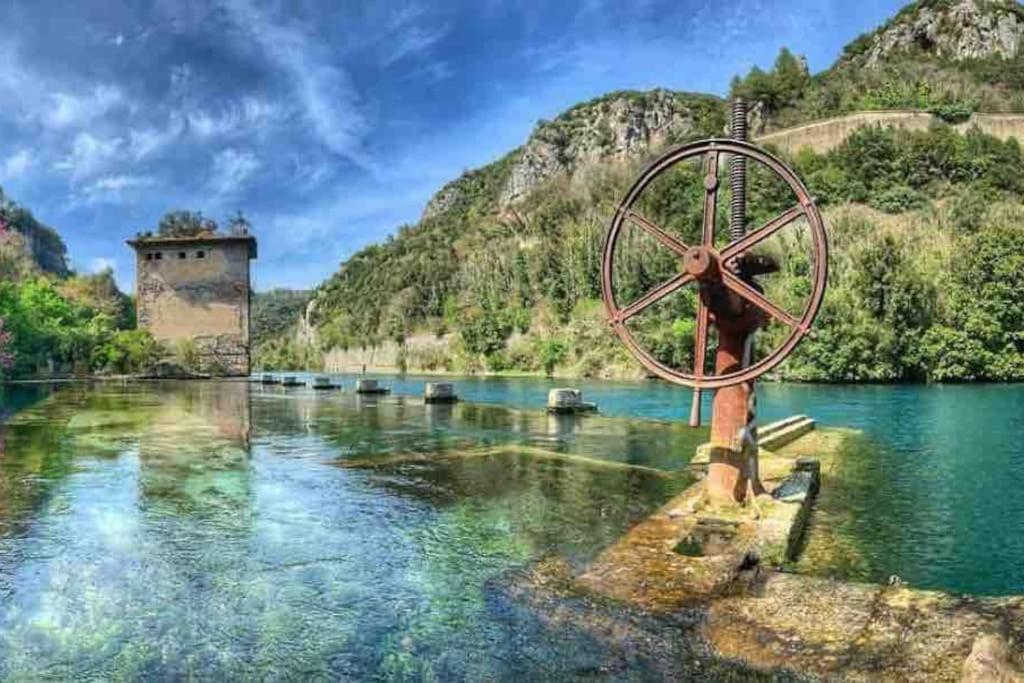 Fresco E Colorato Appartamentino In Narni Scalo Exterior foto